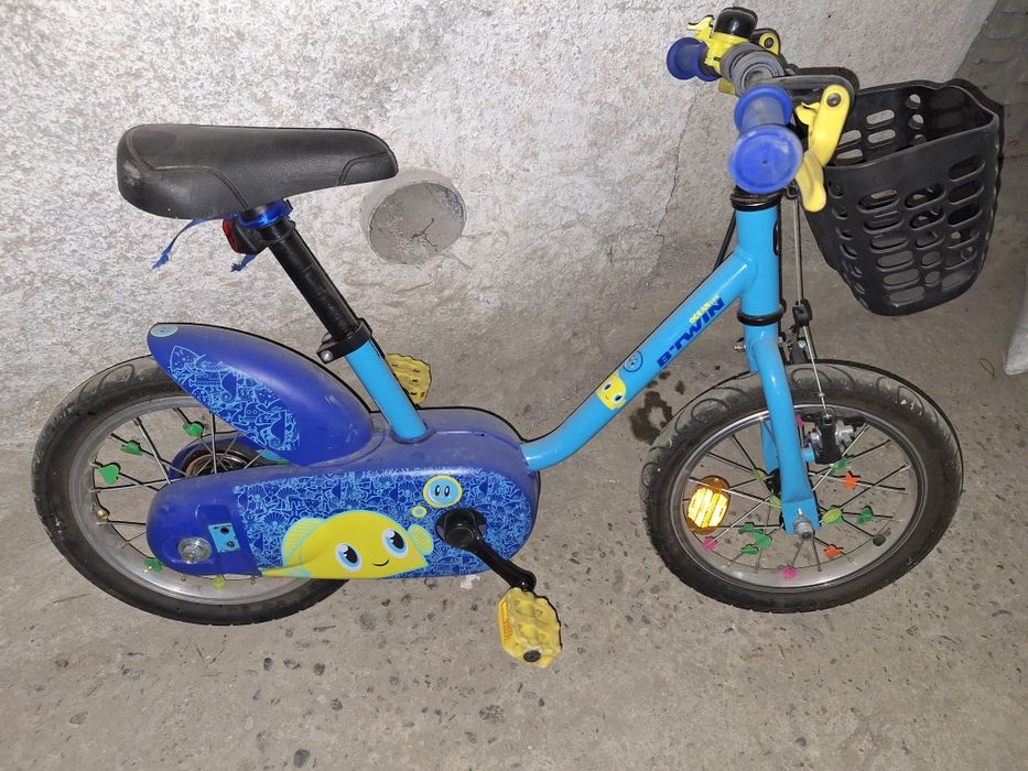 Mașinuță electrica si aletele