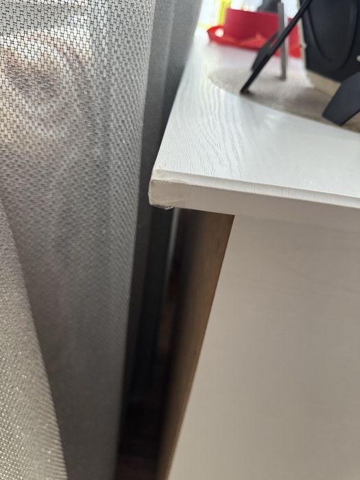 Продам стол в спальню