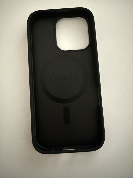 Husa protectie Guess compatibila iPhone 16 pro