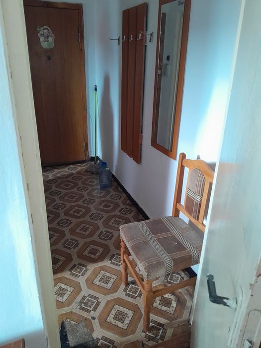 Închiriez apartament cu doua camere