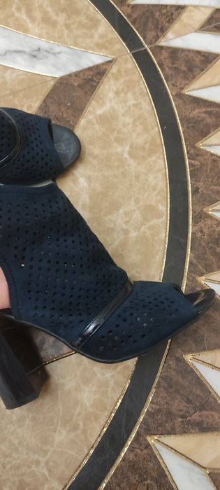 Темно синие, высокие,туфли