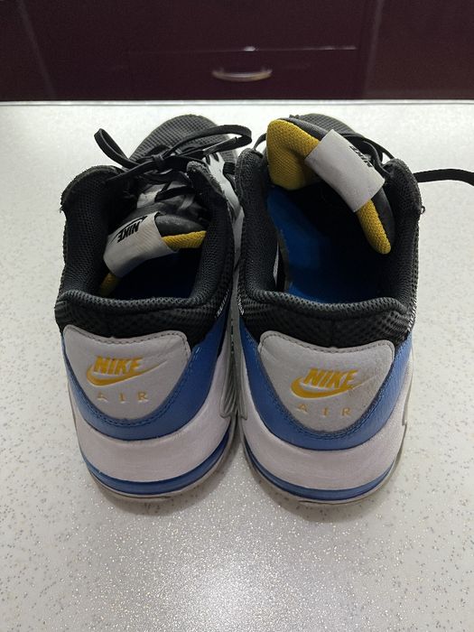 Лот маратонки и обувки