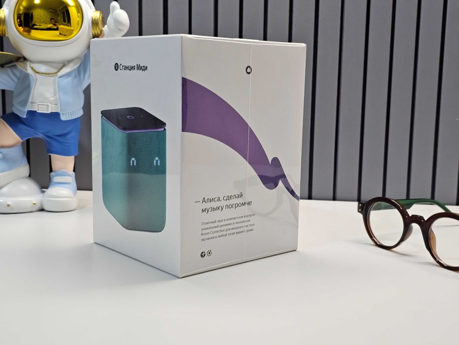 ПРОДАМ НОВЫЙ Яндекс Станция Миди (Умная колонка с Алисой).