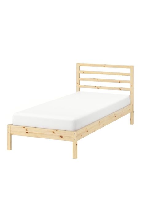 продам кровать икея с матрасом