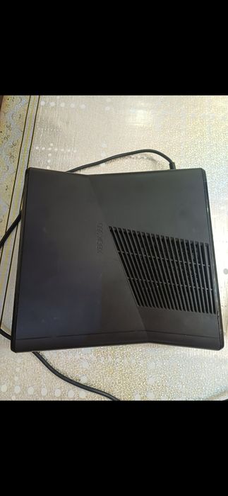 Продам XBOX 360 SLIM