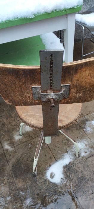 Четирикрако въртящо се столче