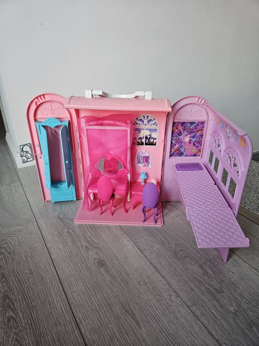 Căsuța Barbie          .