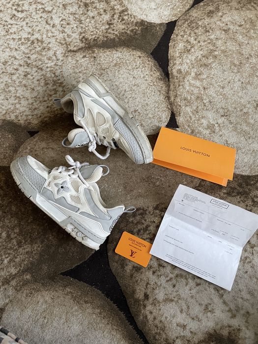 adidasi lv,purtati de 2 ori