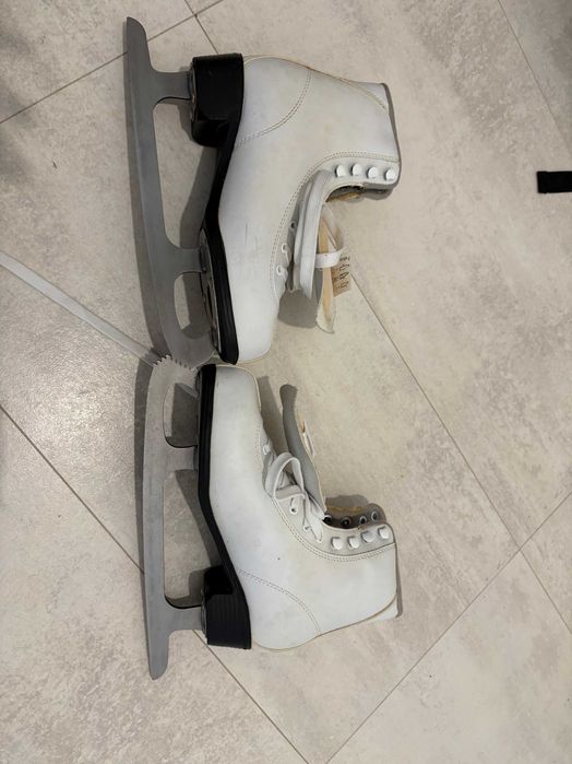 Patine gheata dama marimea 38