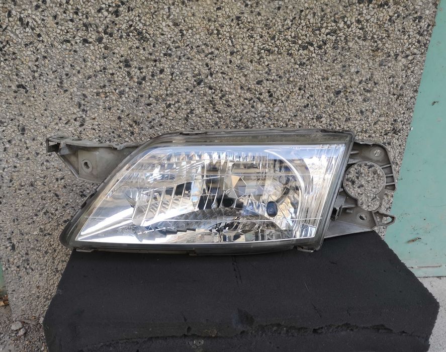 Оригинален фар Мазда  Mazda Premacy