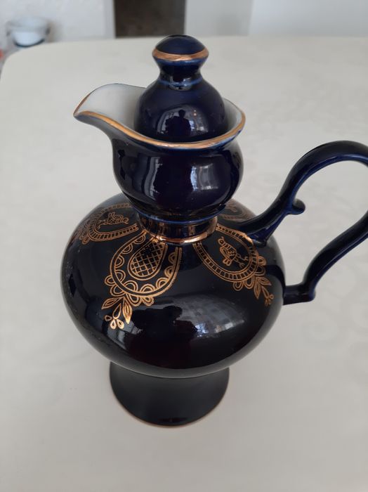 Фарфоровая вазочка