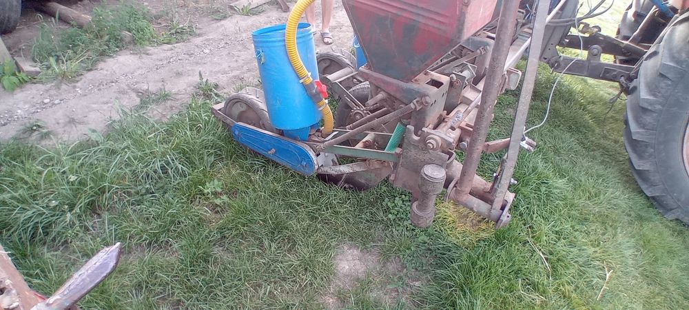 Baloți fân coasa 1 .șî 2.semănătoare porumb.