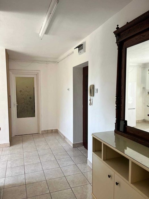 Apartament de inchiriat cu 2 camere decomandat, zona Solidaritaii
