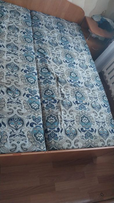 Продам спальную кровать