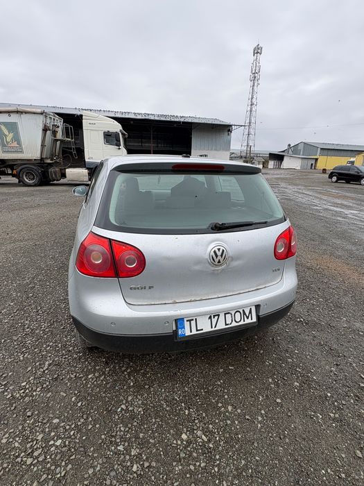 Vând Golf 5 1.9tdi