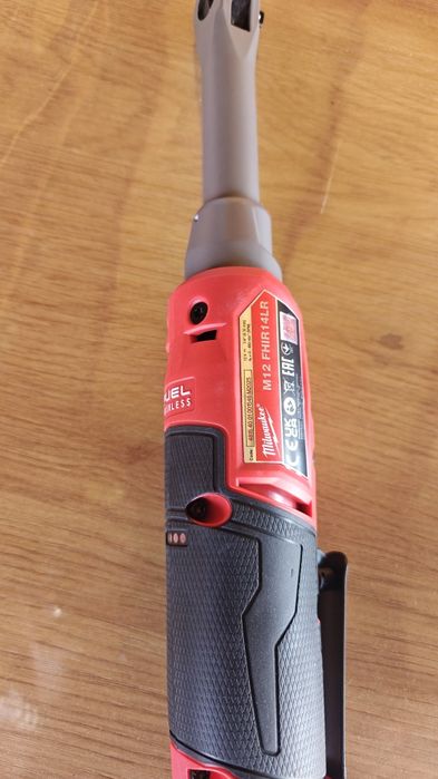 Clichet milwaukee m12 model LR inclus acc de 3 ah