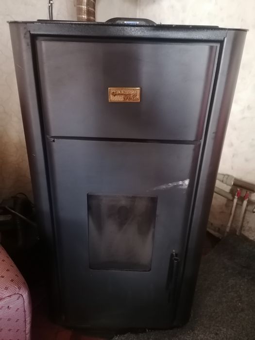 Камина на прелети GOLDEN FIRE 18kw имам и радиатори  с термо глави