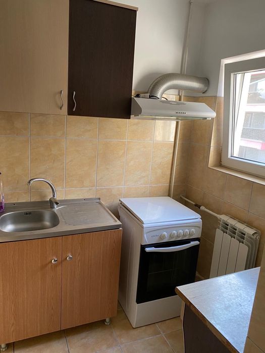 Închiriez garsonieră