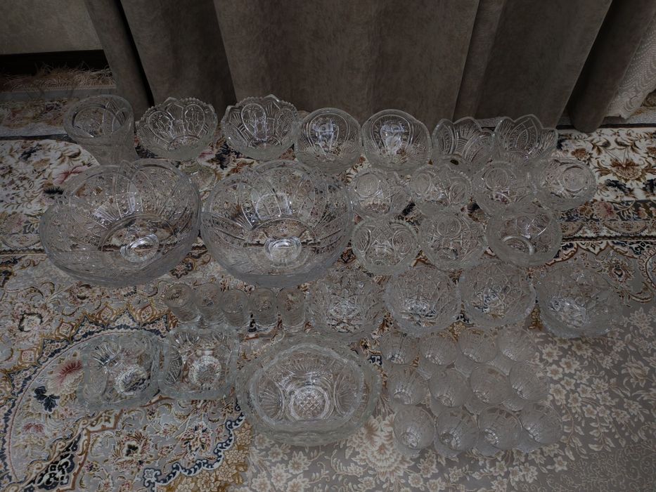 Срочно продается хрустальные вазы