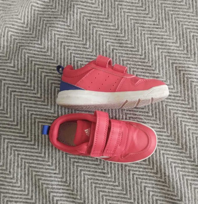 Adidas кожени маратонки номер 25