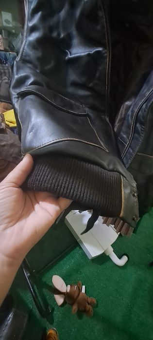 Geaca din piele noua