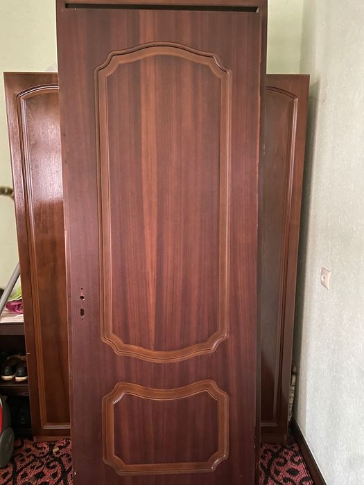 Двер  красный дерево