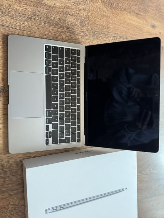 Macbook Air 256 GB M1 chip