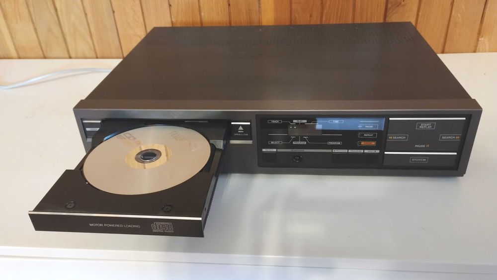 pt cd-uri audio un cd player Philips CD204