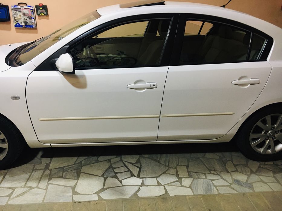 Продам свой автомобиль Легендарная MAZDA модель 3 MADE IN JAPAN ОАЭ