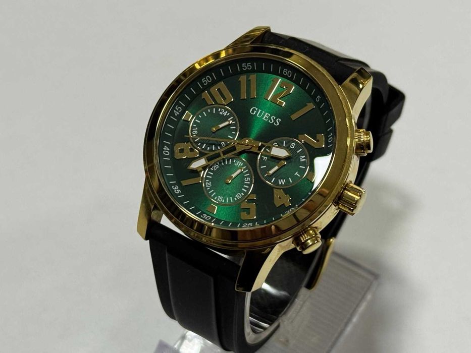 Часовник Guess GW0708G2