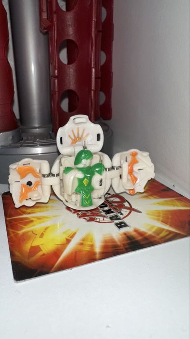 Бакуган Pyrus Perl Lars Lion