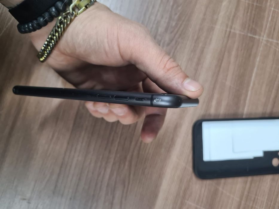 Продам 11 айфон 128гб