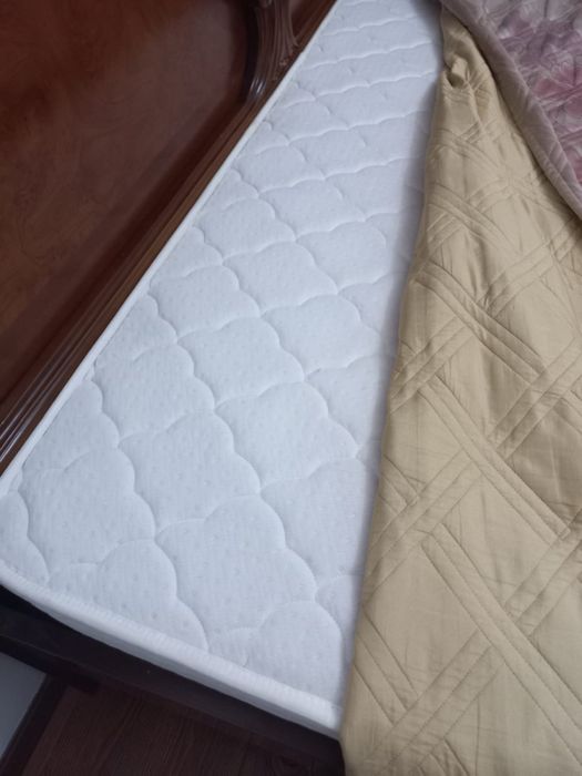 Спальный гарнитур в отличном состоянии.