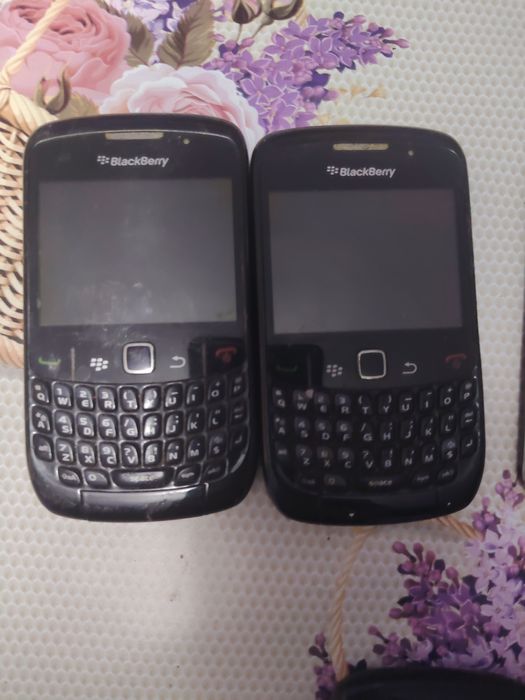 4 Blackberry doua funcționările doua nu și două telefoane diferite