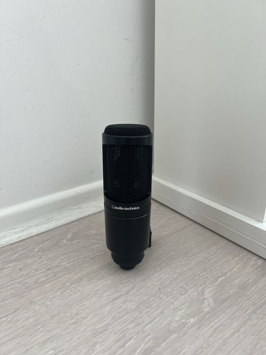 Микрофон Audio-Technica AT2020
