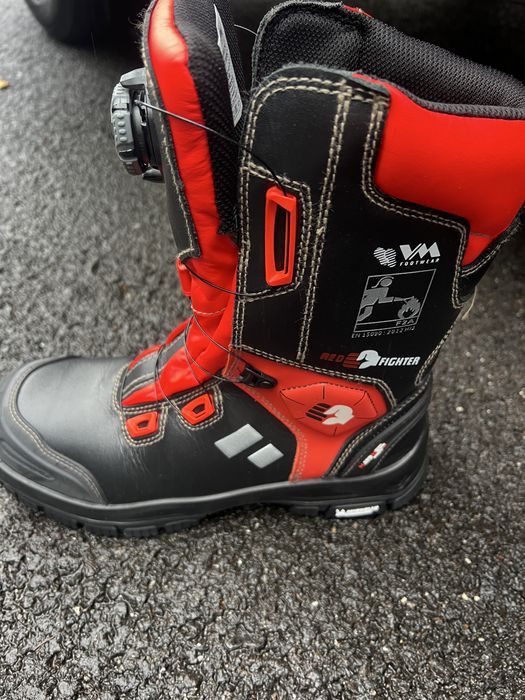 Bocanci Pompieri marimea 42