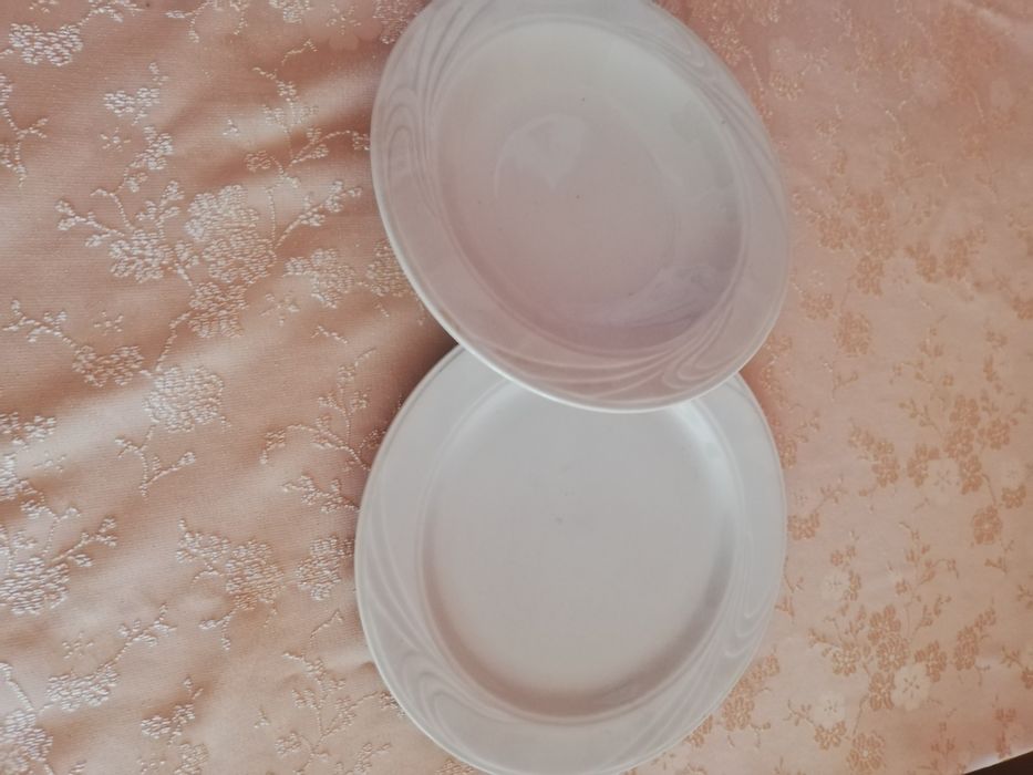 Чинии за хранене