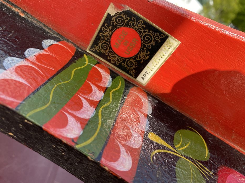 Люлеещ се кон от дърво люлеещо се конче