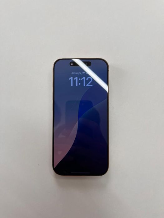 iPhone 16 pro GOLD