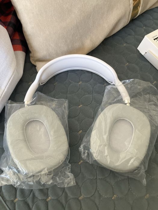 Продаётся Наушник