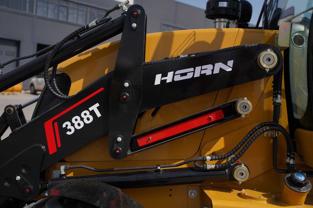 Экскаватор-погрузчик HORN 388T