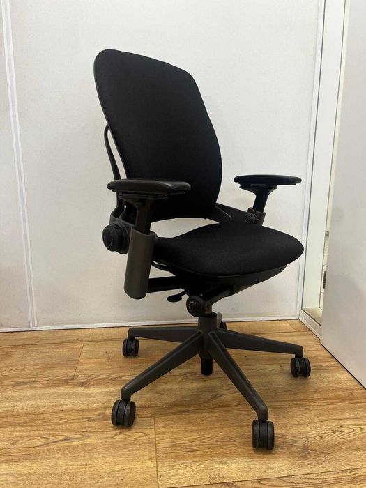 Refurbished Steelcase Leap V2