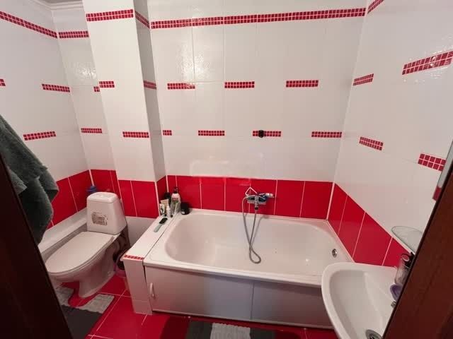 Продается двухкомнатная квартира