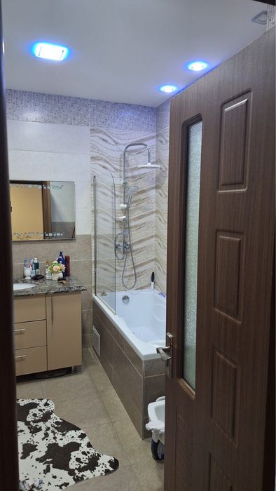Vand apartament 3 camere