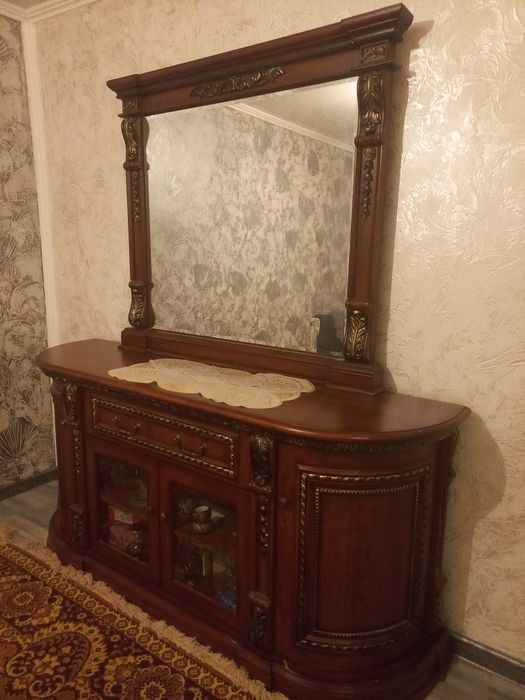 Продам комод-горку