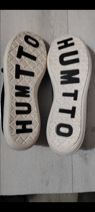 Продам кроссовки новые