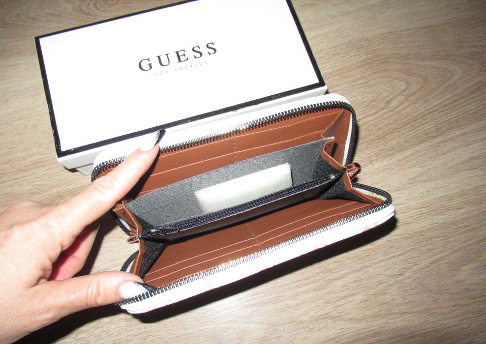 GUESS--ДАМСКИ портфейл--НОВ!!!