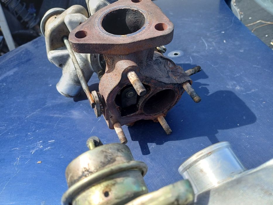 Турбо за Тойота авенсис 2002 година 2.0 116 коня