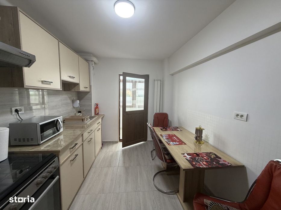 Apartament 3 camere,str.Victoriei