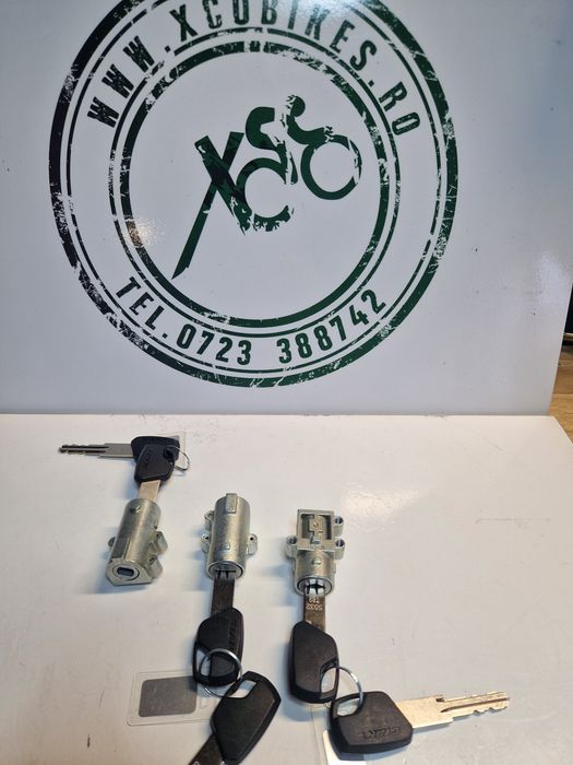 Incuietoare baterie ebike Giant baterie intube deschidere stanga